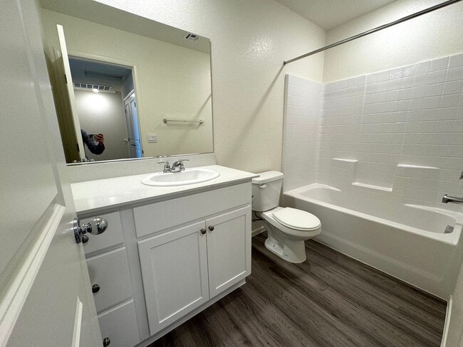 Building Photo - 9932 Florence Hills St