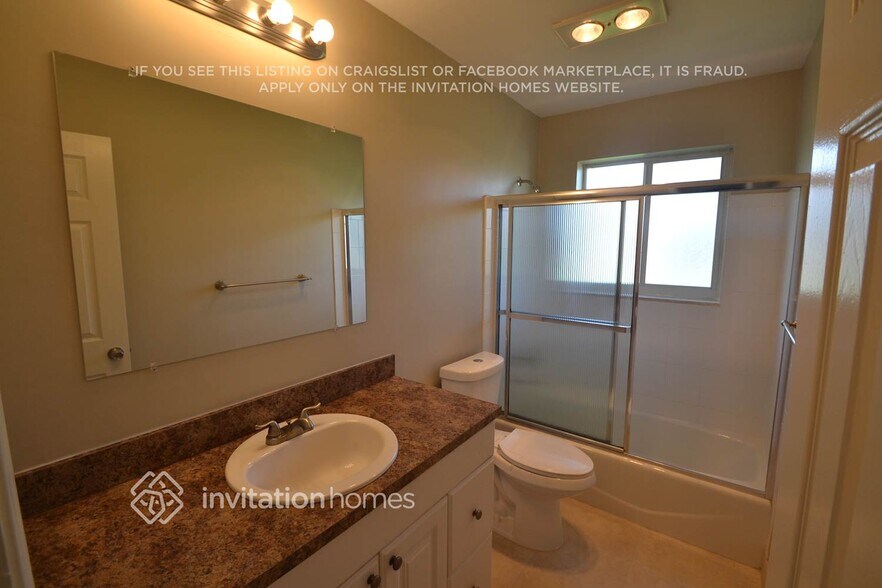 Building Photo - 2080 NE 63rd Ct