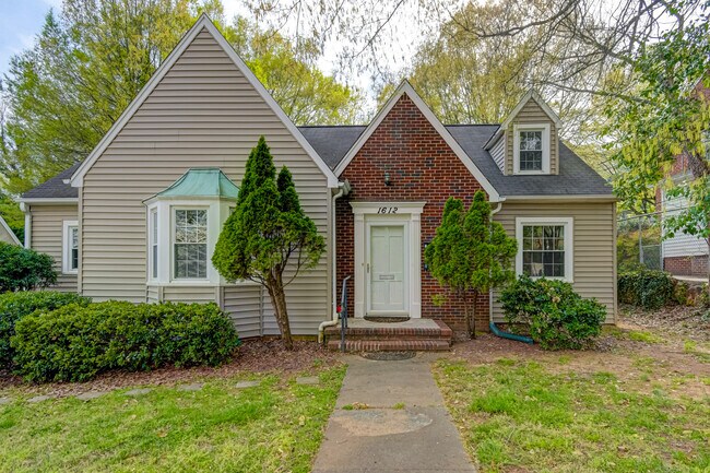 Building Photo - 1612 W 1st St