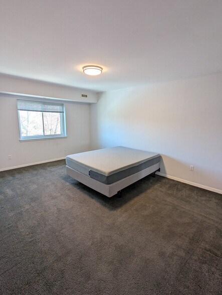 Building Photo - 47301 Delaire Landing Rd