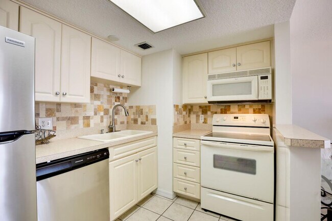 Building Photo - 2700 Ocean Shore Blvd