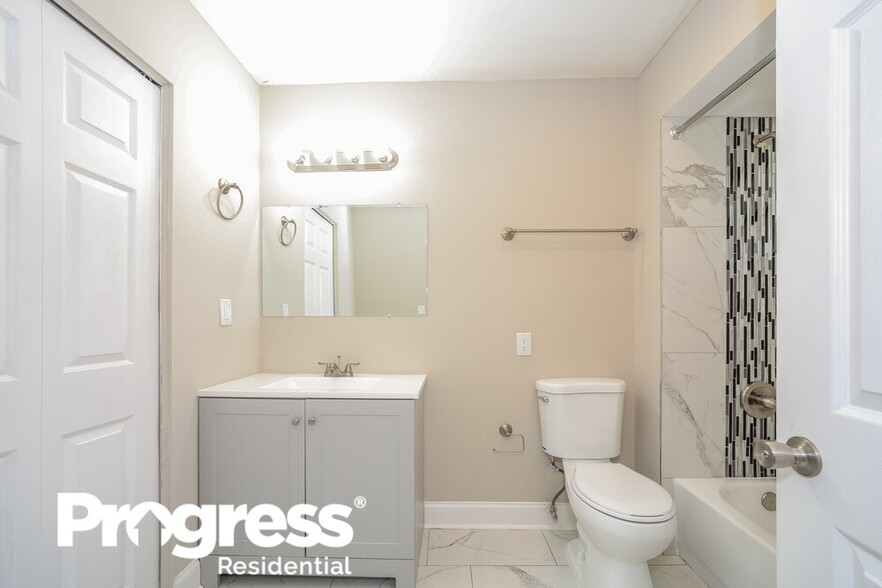 Building Photo - 10802 Naples Ct S