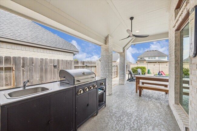 Building Photo - 28710 Wildthorne Ct