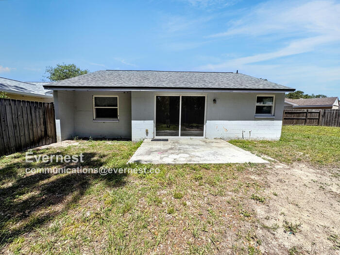 Building Photo - 16005 Ranchita Ct