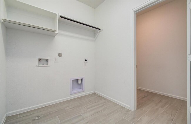 Building Photo - 4138 Balboa Dr