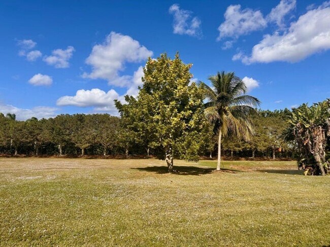 Building Photo - 3620 Miramontes Cir