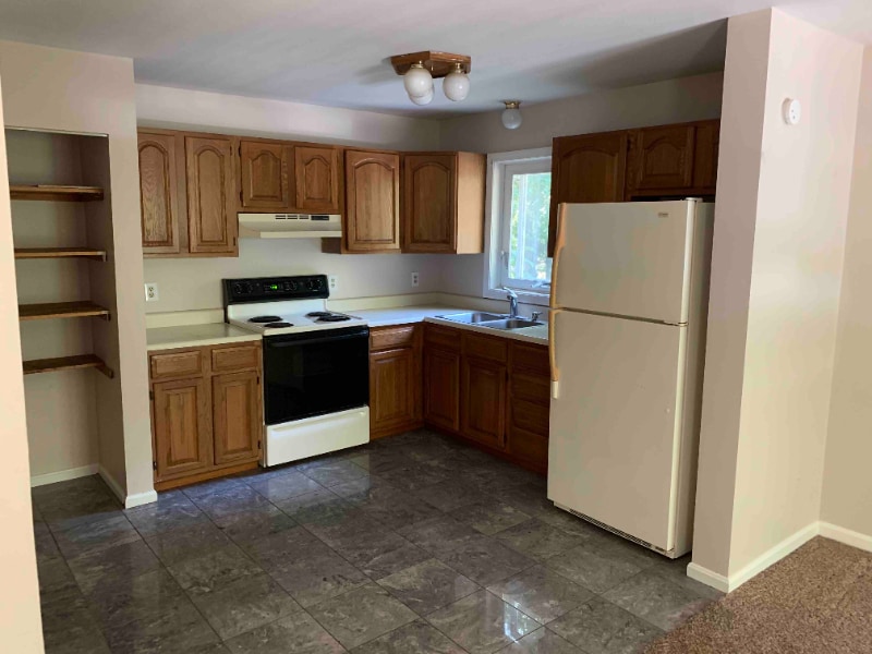 Building Photo - 329 Old Lake Shore Rd