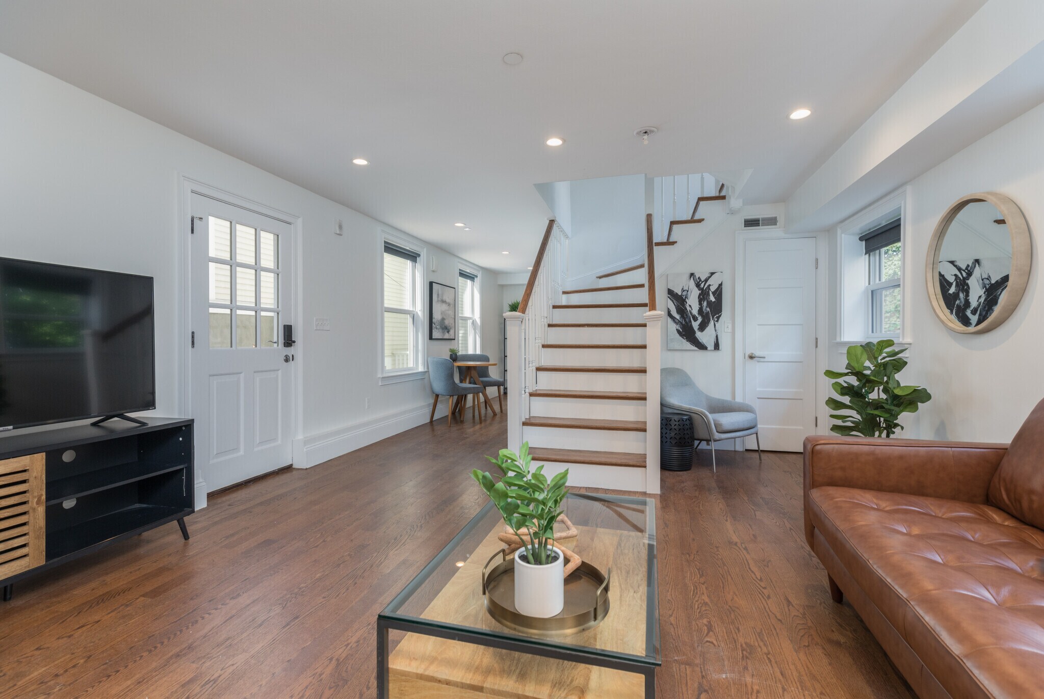 Building Photo - 121 Centre St