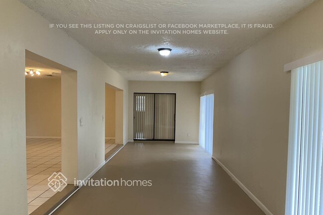 Building Photo - 104 Mimosa St