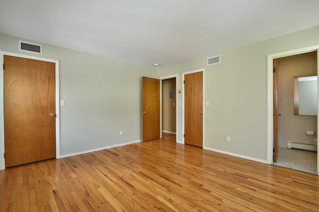 Building Photo - 276 5th Ave