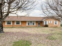 Building Photo - Beautifully Renovated 3BR Home for Rent in...