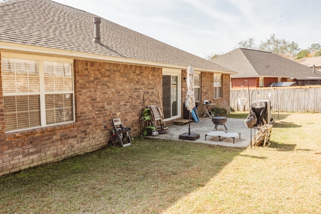 Building Photo - 641 Territory Ln