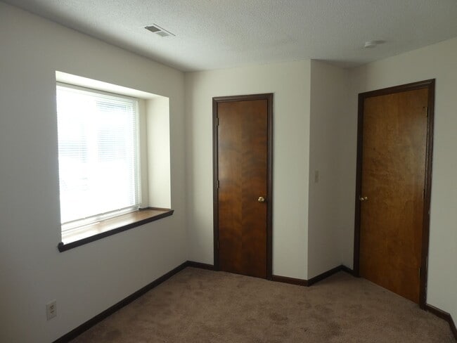 Building Photo - 3 Bed 1.5 Bath Home Off Of Mexico Gravel Road