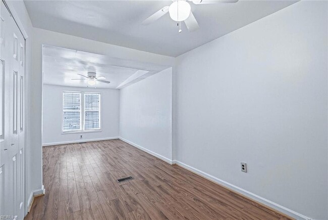 Building Photo - 480 Richneck Rd