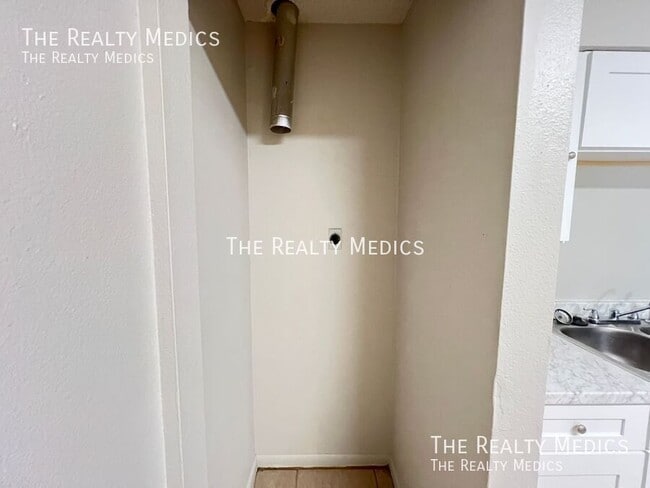 Building Photo - 2000 NW 43rd St