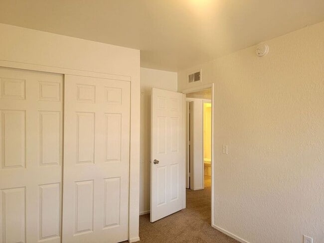 Building Photo - 3702 S Avenida De Las Palmas