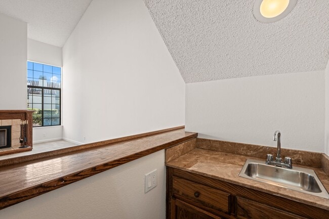 Building Photo - 14408 Outrigger Dr