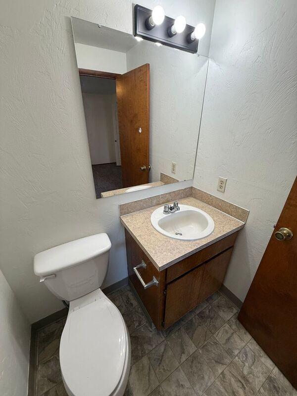 Building Photo - 2907 Moraga Ave SE