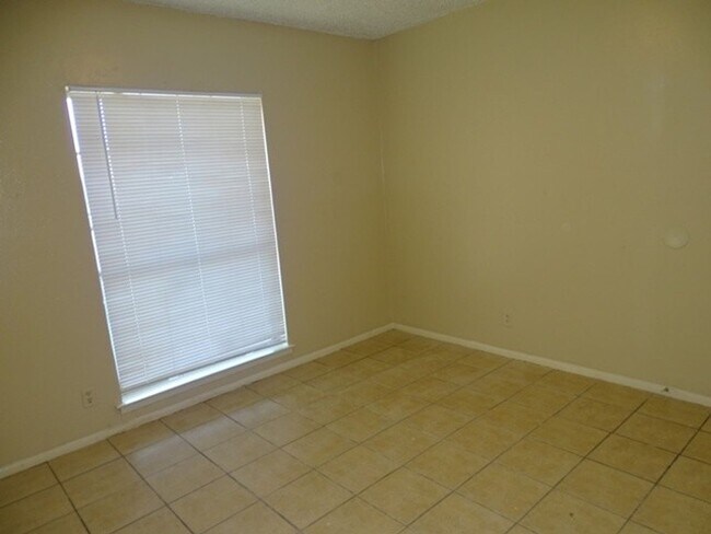 Building Photo - 9122 Ocean Gate St