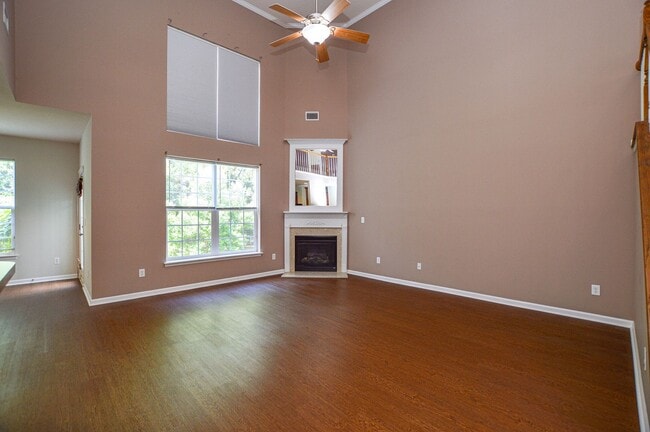 Building Photo - Elegant 4-bedroom Home in Desirable Callonwood Neighborhood in Matthews, NC