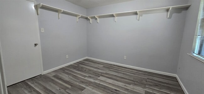 Building Photo - 6311 Dawnridge Dr