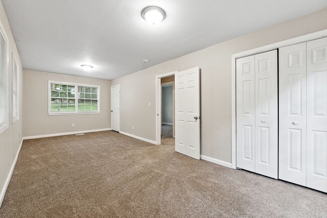 Building Photo - 5786 Deerfield Trail