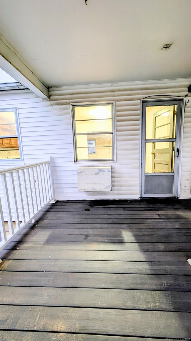 Building Photo - 14 Fairview Dr
