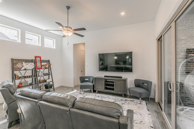 Building Photo - 711 Artesian Dr