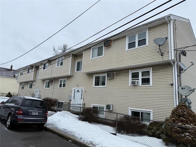 Building Photo - 9 Melton St