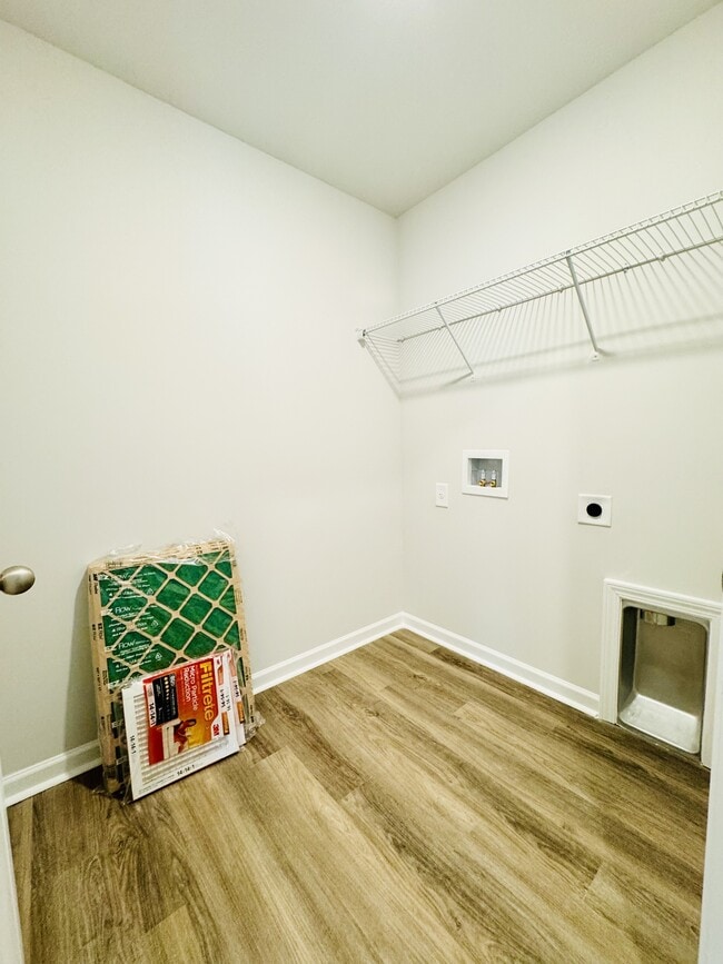 Building Photo - 1024 Kinness Dr