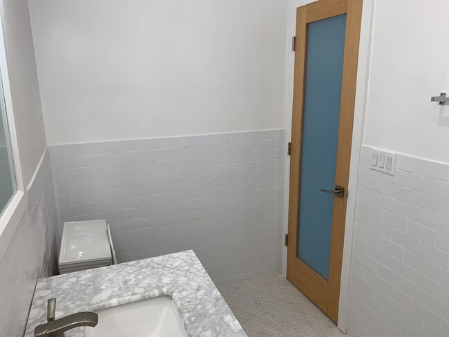 Bathroom 2 - 42 Navy St