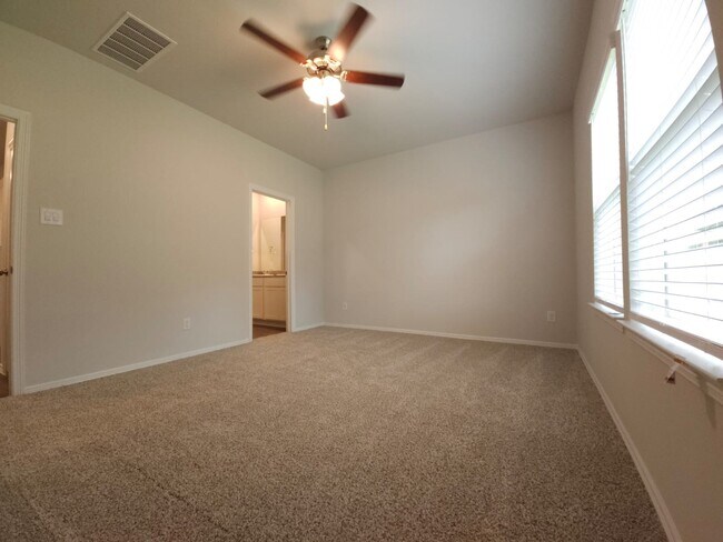 Building Photo - 26118 Emory Holw Dr