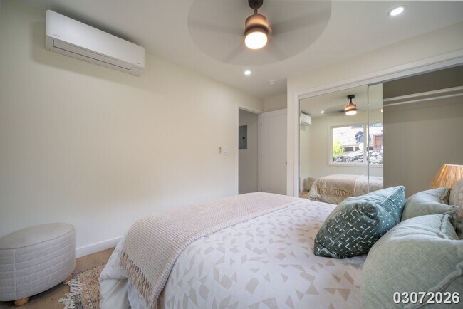 Building Photo - Fully Remodeled, Rarely Available 3BR/2BA/2PKG in Orchard Hills, Aeia Heights