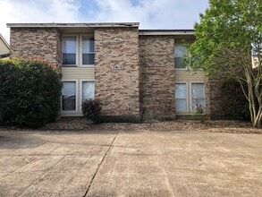 Building Photo - 2602 Pecan Knoll St