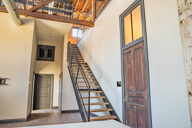 Primary Photo - 401 NW 2nd St