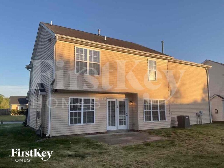 Building Photo - 1104 Wesson Ct