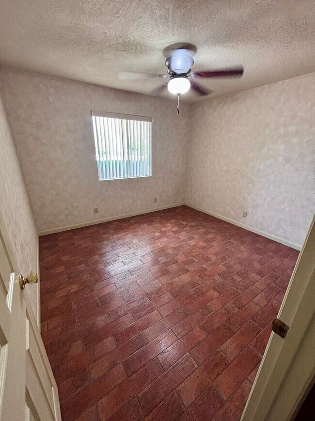 Building Photo - 1322 5 Star Blvd