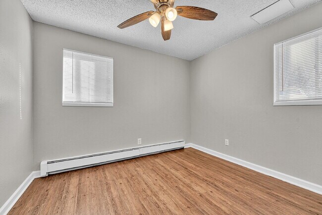 Building Photo - $1,395 — 2 bed, 1 bath renovated basement ...