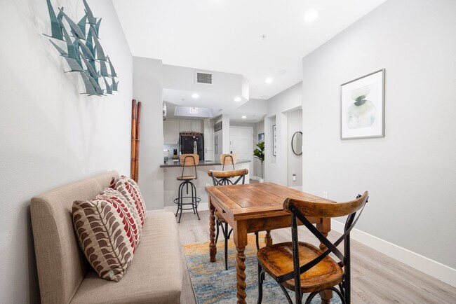 Building Photo - 2419 Fifth Avenue-SI FL1-ID1335156P