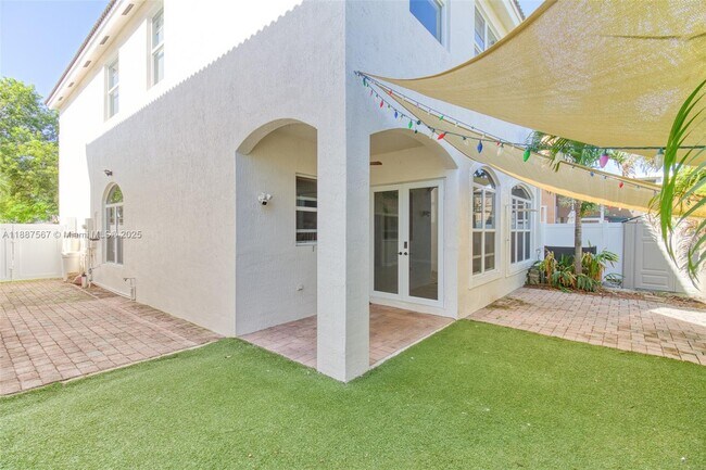 Building Photo - 3769 SW 51st St