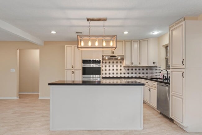 Building Photo - 4906 Green Willow Ln