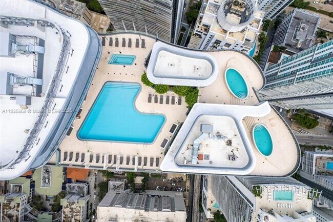 Building Photo - 1000 Brickell Plaza