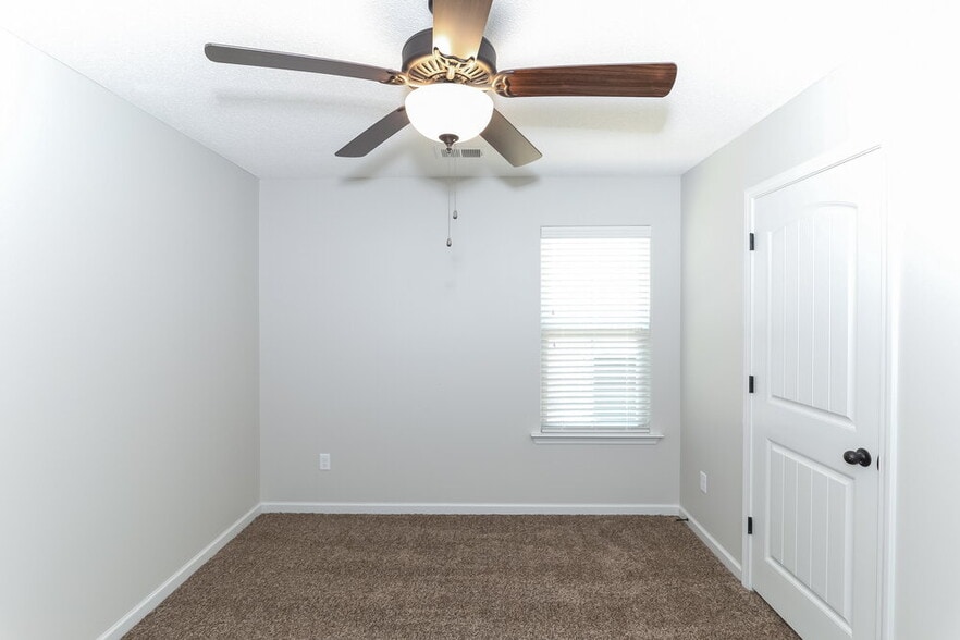 Building Photo - 9456 Darren Cir S