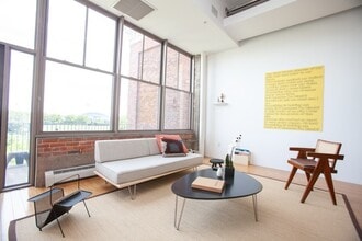 Building Photo - 156 Porter St
