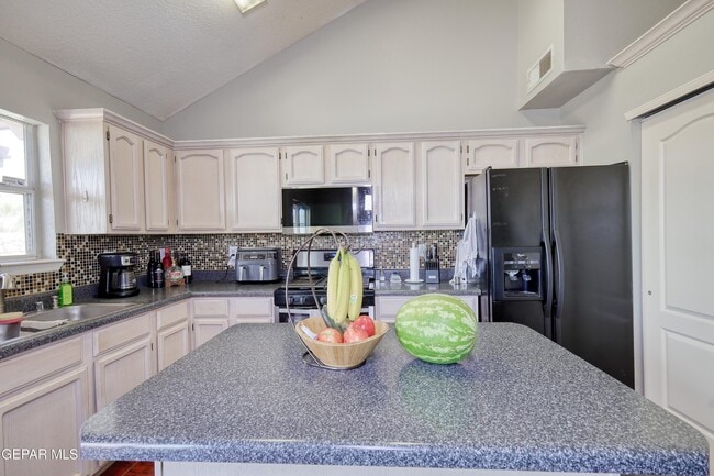 Building Photo - 7449 Plaza Taurina Dr