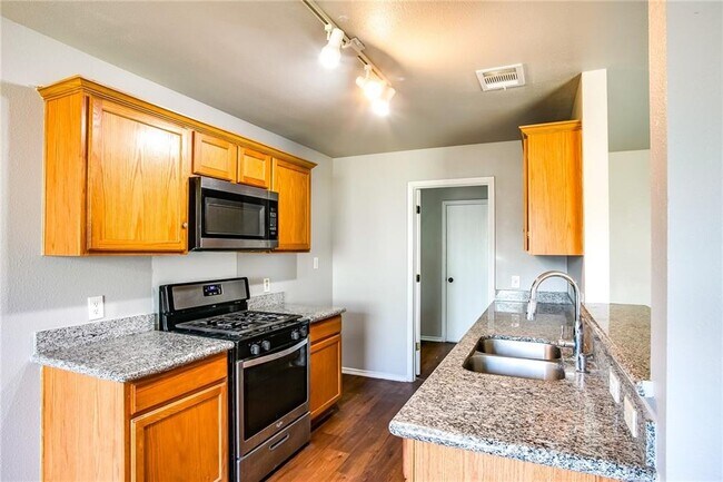 Building Photo - 412 Ballentine Ct