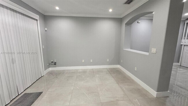 Building Photo - 14962 SW 9th Terrace