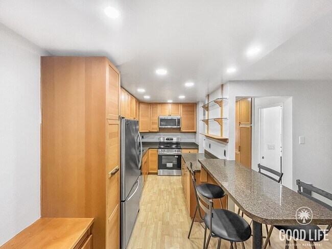 Building Photo - Beautiful 2BD 1 BA Condo in Pacific Beach ...