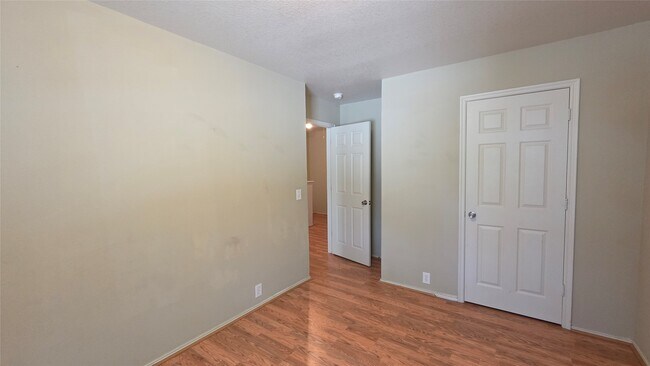 Building Photo - 9702 Coyote Creek Dr