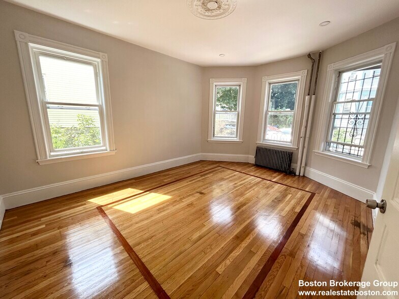 Building Photo - 22 Humphreys St